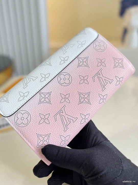 WIS VUITTON IRIS LOUIS WALLET 1019